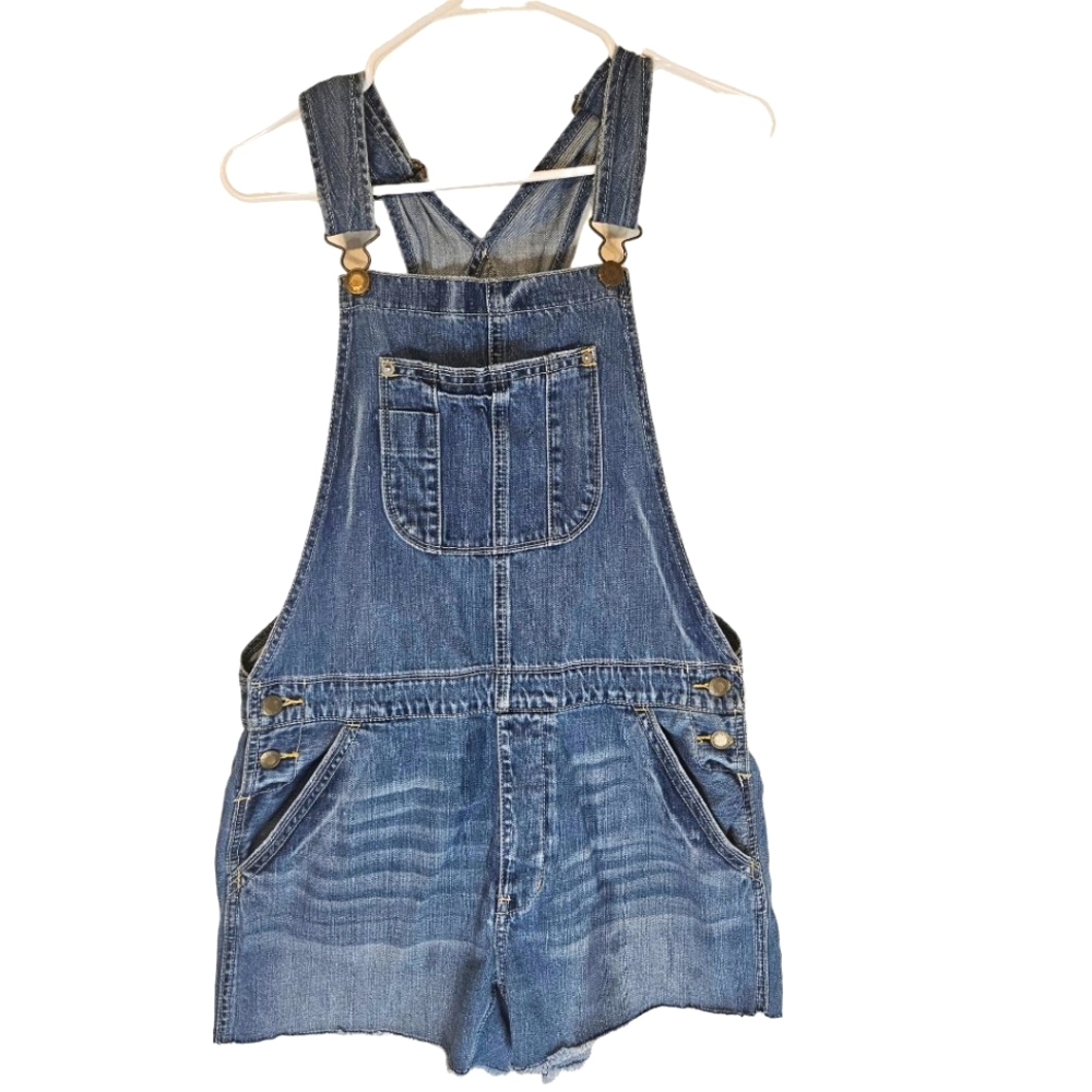 American Eagle Outfitters denim short overalls. Size M